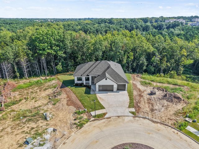 4800 WHISPER CT, Columbia, MO 65203