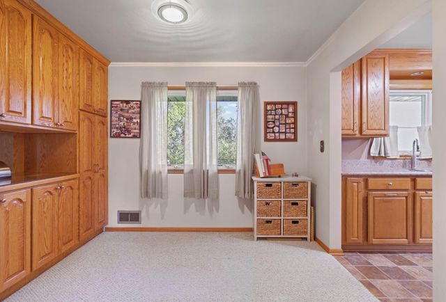 65 Logan Avenue E, West Saint Paul, MN 55118
