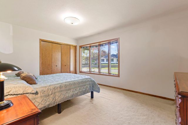 65 Logan Avenue E, West Saint Paul, MN 55118