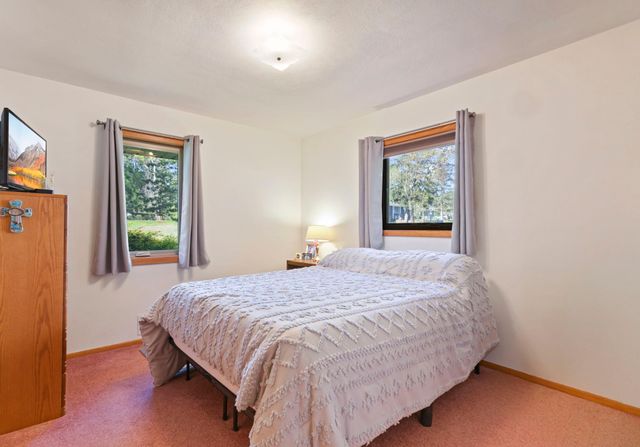 65 Logan Avenue E, West Saint Paul, MN 55118