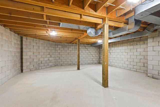65 Logan Avenue E, West Saint Paul, MN 55118