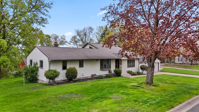 65 Logan Avenue E, West Saint Paul, MN 55118
