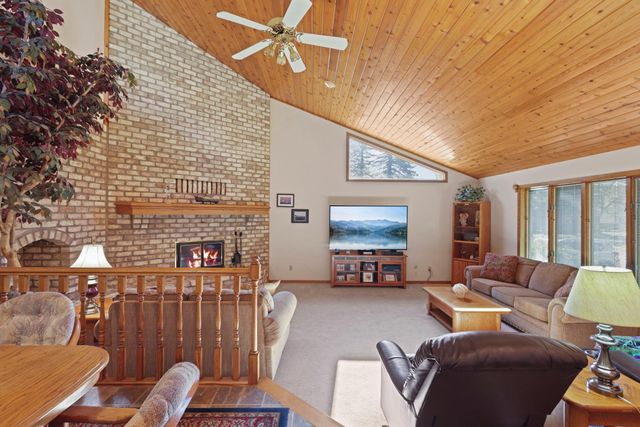 65 Logan Avenue E, West Saint Paul, MN 55118