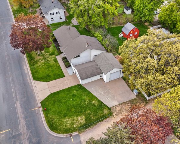 65 Logan Avenue E, West Saint Paul, MN 55118