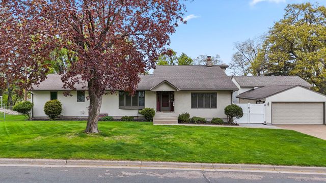 65 Logan Avenue E, West Saint Paul, MN 55118