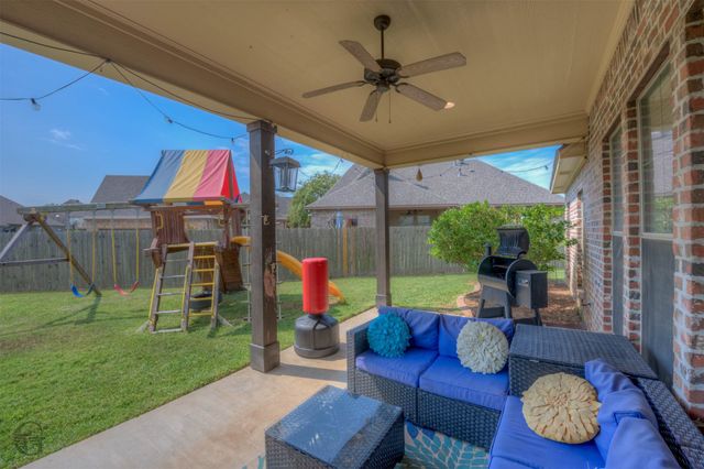 520 Falling Water Circle, Bossier City, LA 71112