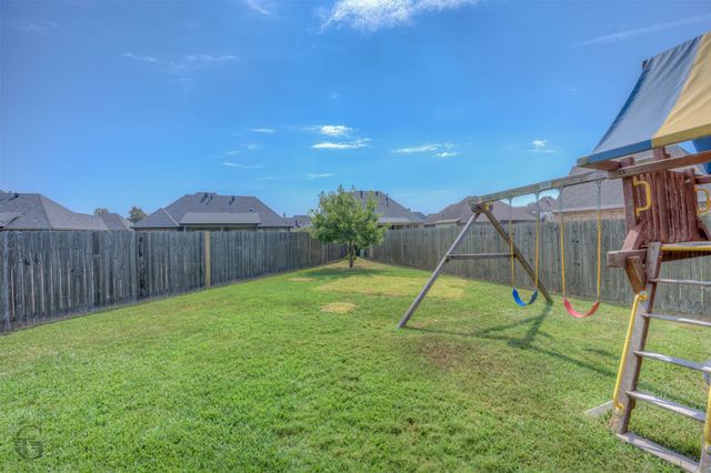 520 Falling Water Circle, Bossier City, LA 71112