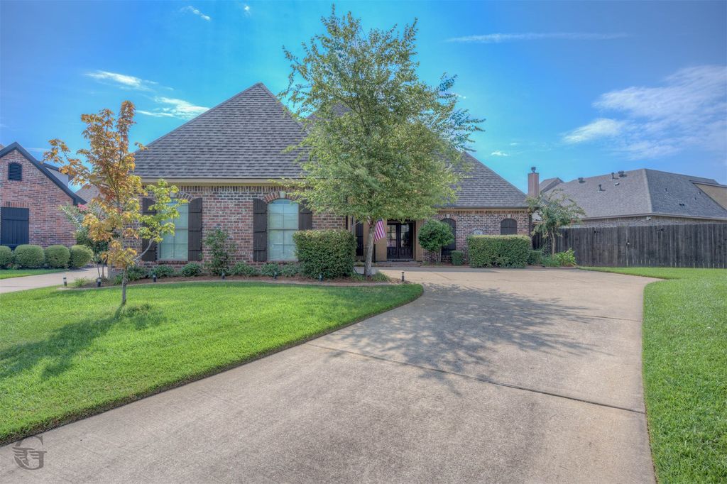 520 Falling Water Circle, Bossier City, LA 71112