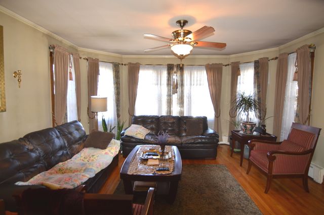 7843 W Cressett Drive, Elmwood Park, IL 60707