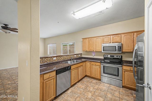 8776 W DREYFUS Drive, Peoria, AZ 85381