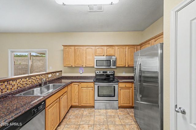 8776 W DREYFUS Drive, Peoria, AZ 85381