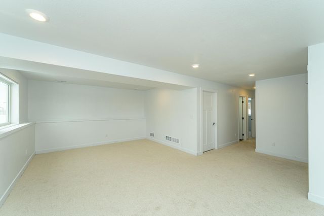 3112 Eastwood Road SE, Rochester, MN 55904