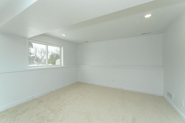 3112 Eastwood Road SE, Rochester, MN 55904