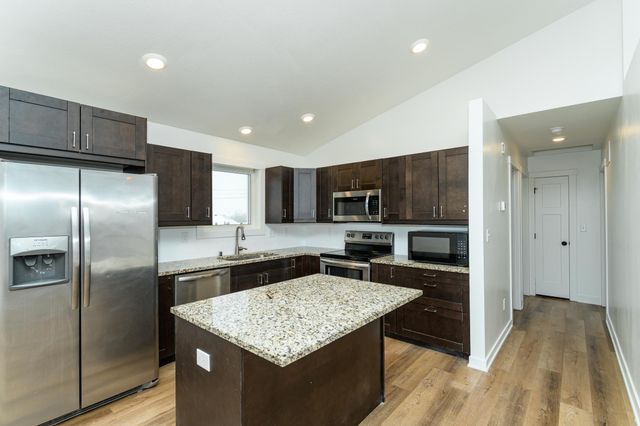 3112 Eastwood Road SE, Rochester, MN 55904