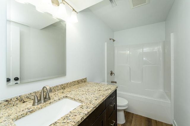 3112 Eastwood Road SE, Rochester, MN 55904