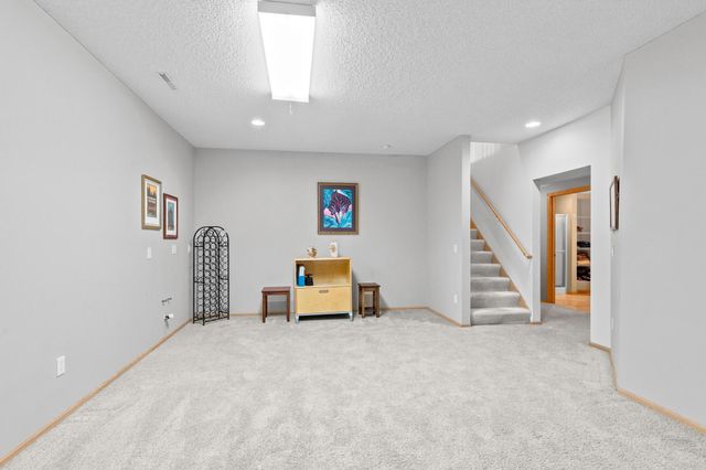 734 Gilfillan Lane, White Bear Twp, MN 55127