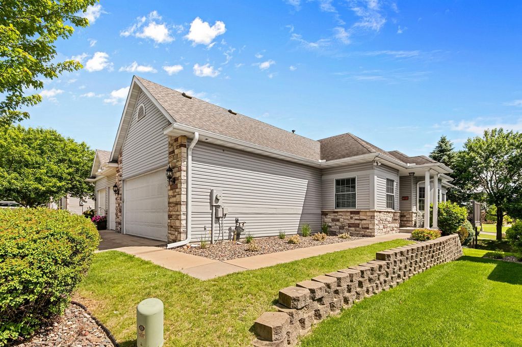 734 Gilfillan Lane, White Bear Twp, MN 55127