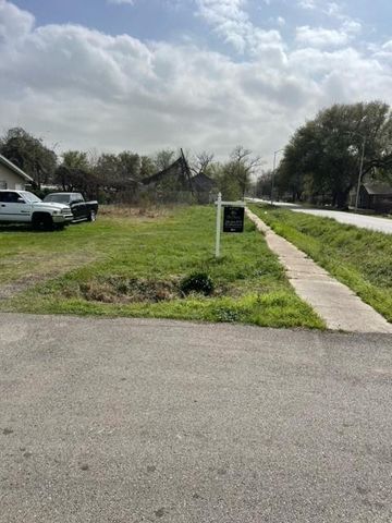 1018 Calloway, Houston, TX 77029