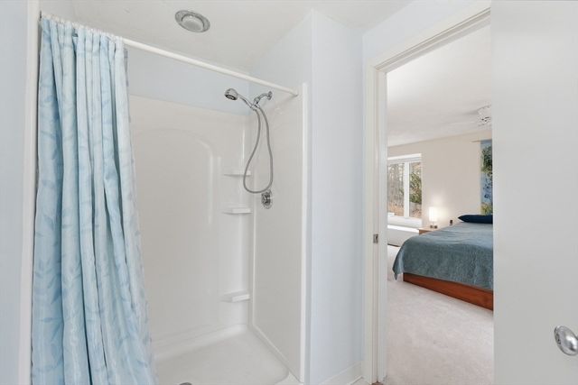 152 Chestnut Cir 152, Lincoln, MA 01773