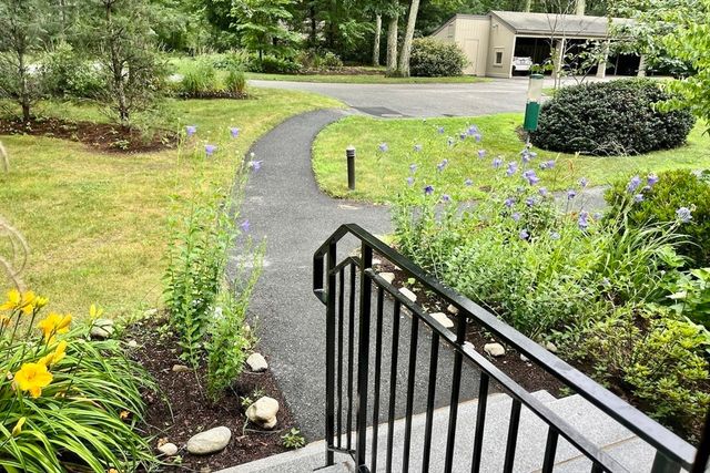 152 Chestnut Cir 152, Lincoln, MA 01773