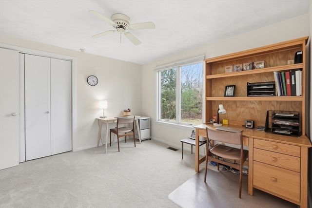 152 Chestnut Cir 152, Lincoln, MA 01773