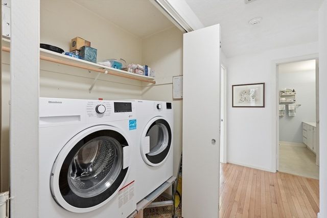 152 Chestnut Cir 152, Lincoln, MA 01773