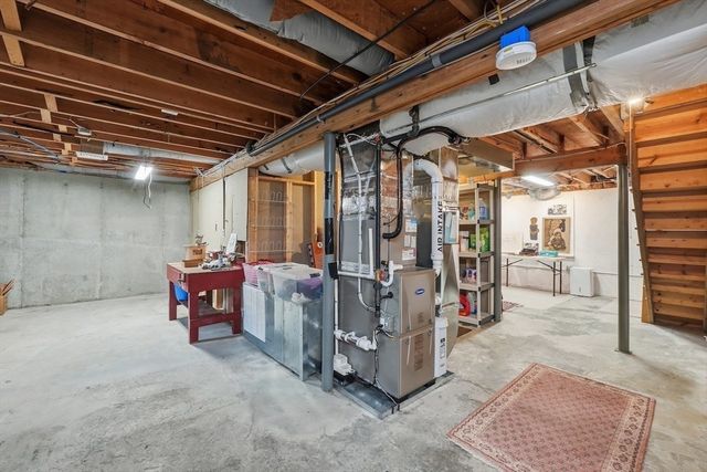 152 Chestnut Cir 152, Lincoln, MA 01773