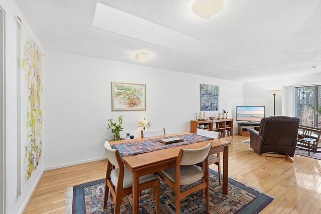 152 Chestnut Cir 152, Lincoln, MA 01773