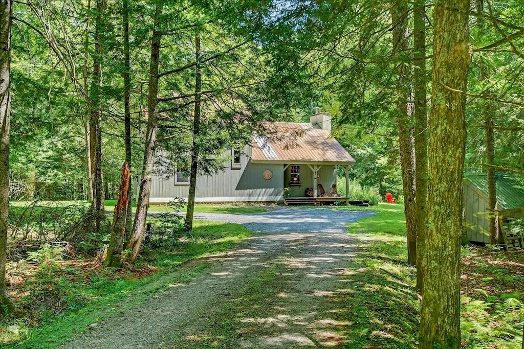 464 Forest Mountain Road, Peru, VT 05152