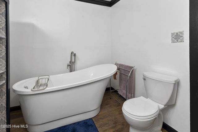 6525 Nc-33, Grimesland, NC 27837