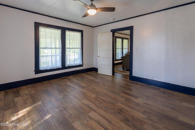 6525 Nc-33, Grimesland, NC 27837