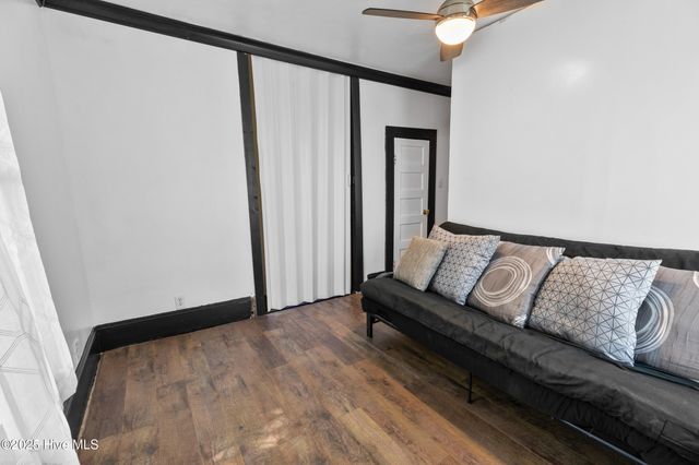 6525 Nc-33, Grimesland, NC 27837