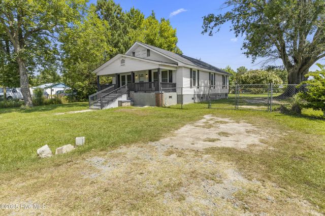 6525 Nc-33, Grimesland, NC 27837