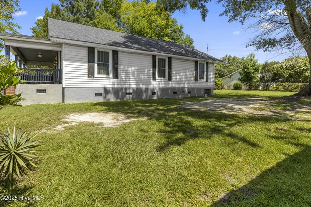 6525 Nc-33, Grimesland, NC 27837