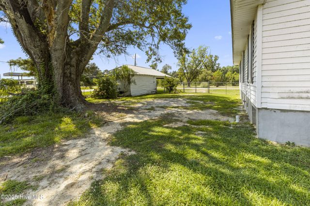 6525 Nc-33, Grimesland, NC 27837