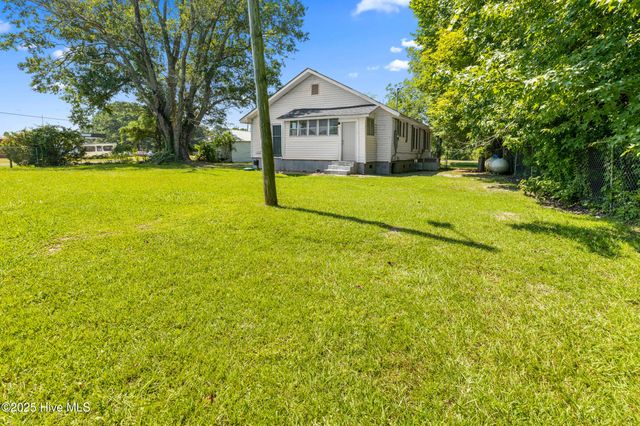 6525 Nc-33, Grimesland, NC 27837