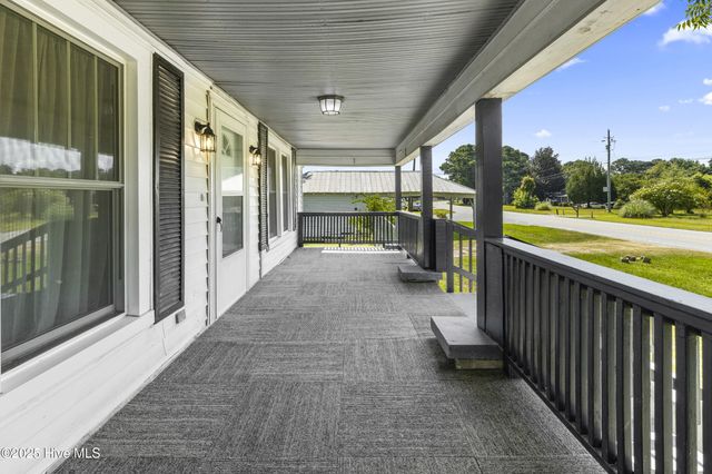 6525 Nc-33, Grimesland, NC 27837