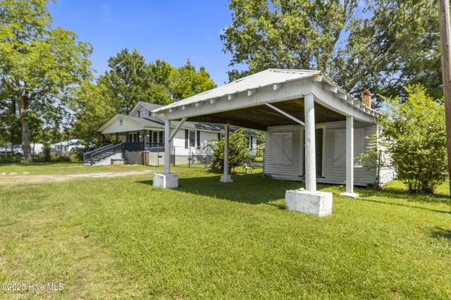 6525 Nc-33, Grimesland, NC 27837
