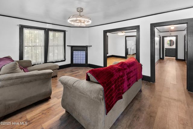 6525 Nc-33, Grimesland, NC 27837