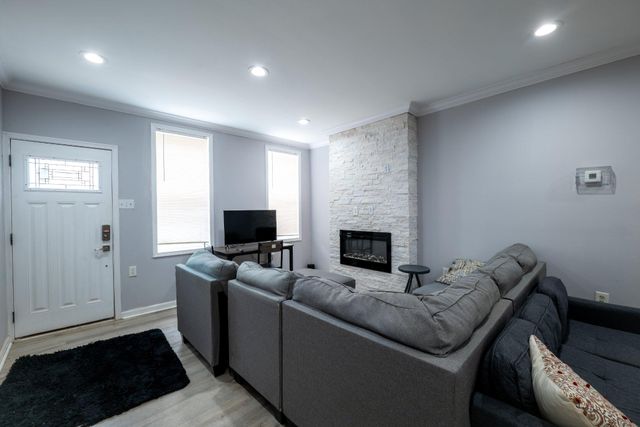 2117 MOUNTAIN ST, Philadelphia, PA 19145