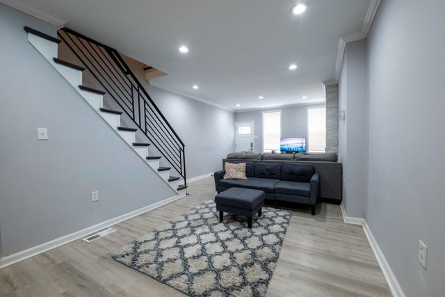 2117 MOUNTAIN ST, Philadelphia, PA 19145