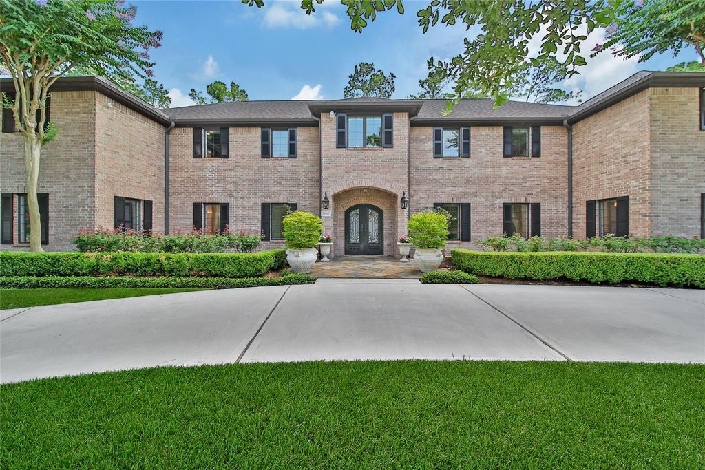 11407 Holidan Way, Hedwig Village, TX 77024
