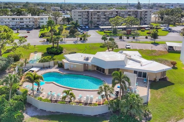 4080 IRONWOOD CIRCLE W 306C, Bradenton, FL 34209