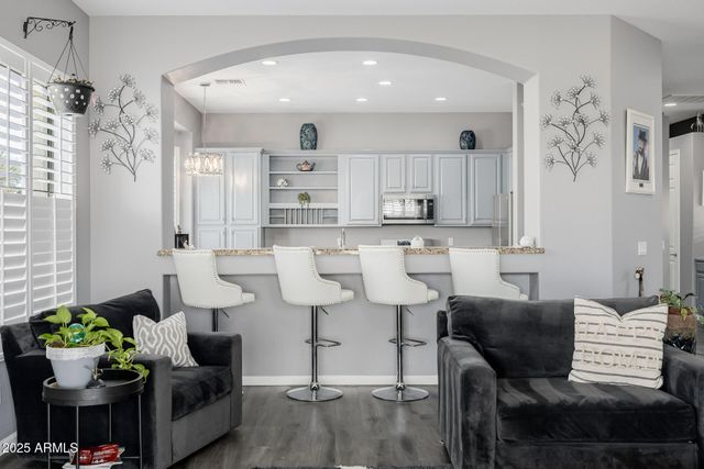 6816 S PINEHURST Drive, Gilbert, AZ 85298