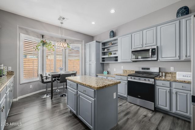 6816 S PINEHURST Drive, Gilbert, AZ 85298