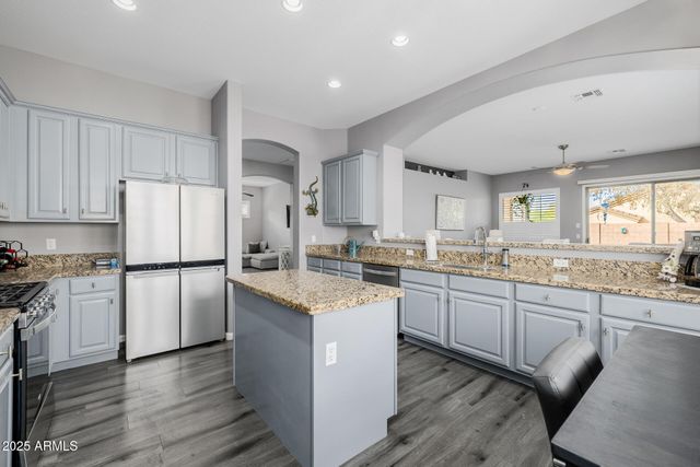 6816 S PINEHURST Drive, Gilbert, AZ 85298