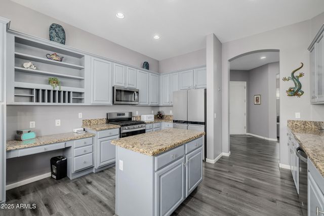 6816 S PINEHURST Drive, Gilbert, AZ 85298