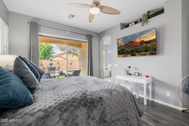 6816 S PINEHURST Drive, Gilbert, AZ 85298