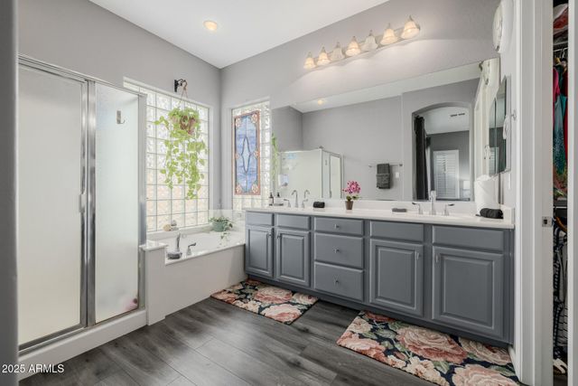 6816 S PINEHURST Drive, Gilbert, AZ 85298