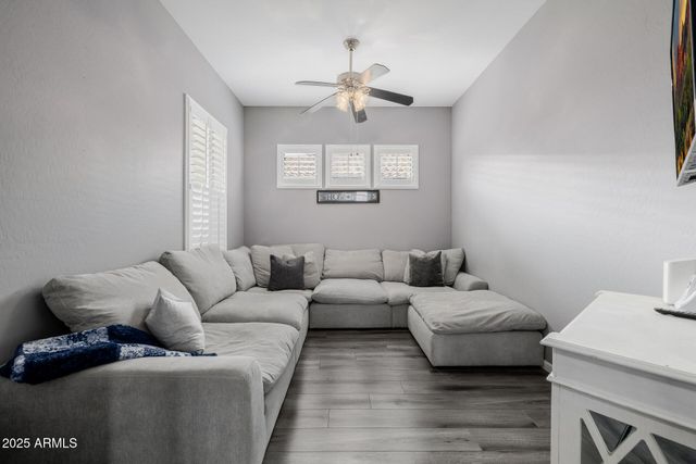 6816 S PINEHURST Drive, Gilbert, AZ 85298